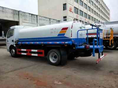 河北邢臺(tái)柳汽乘龍噴霧車(chē)廠家直銷(xiāo)，助力城市清潔與降塵